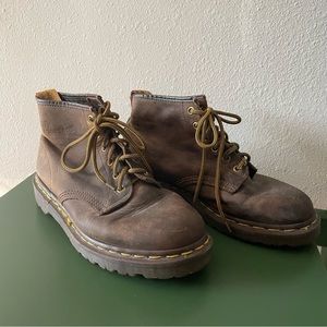 Vintage 6-Eyelet Crazy Horse 101 Dr Martens Made in England